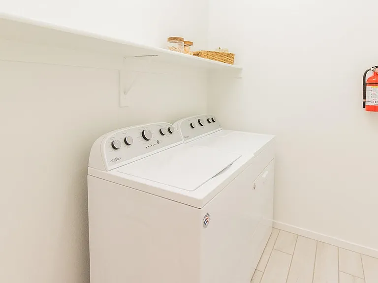 LAUNDRY ROOM (SECOND FLOOR)