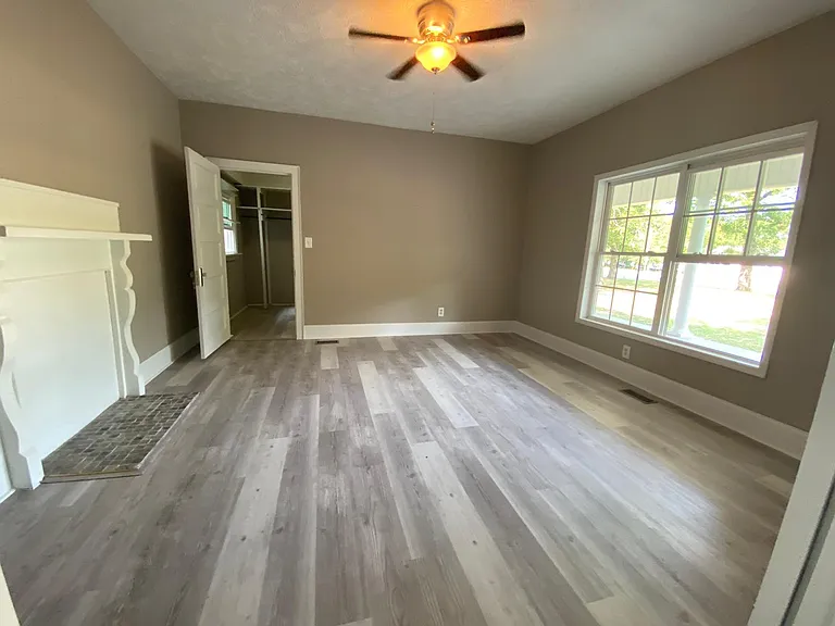 1241 S Lafayette St — Photo 10