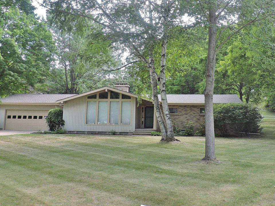 1st image of 800 Willow Ave