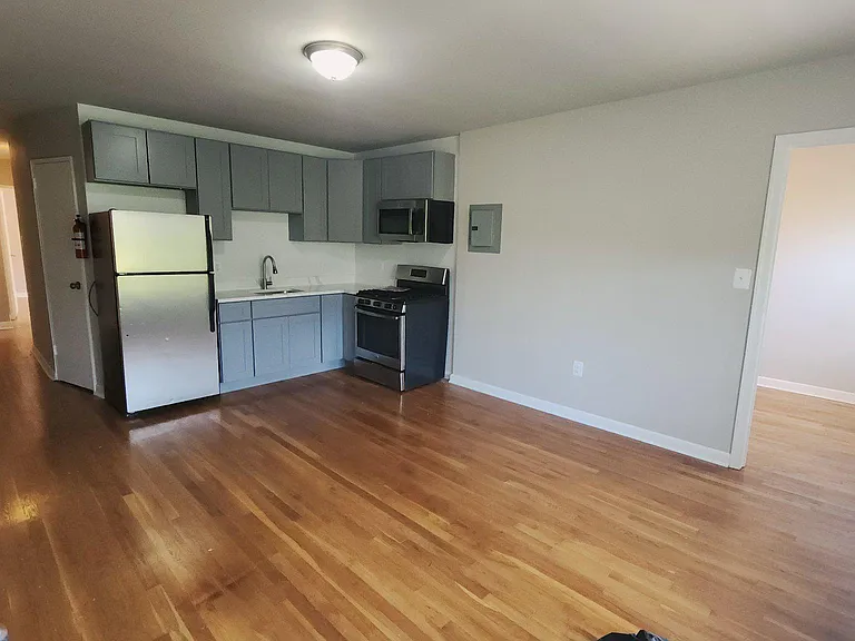 920 Madison St NW #301 — Photo 3