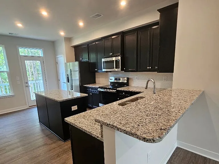 303 Golan Cir #B — Photo 13
