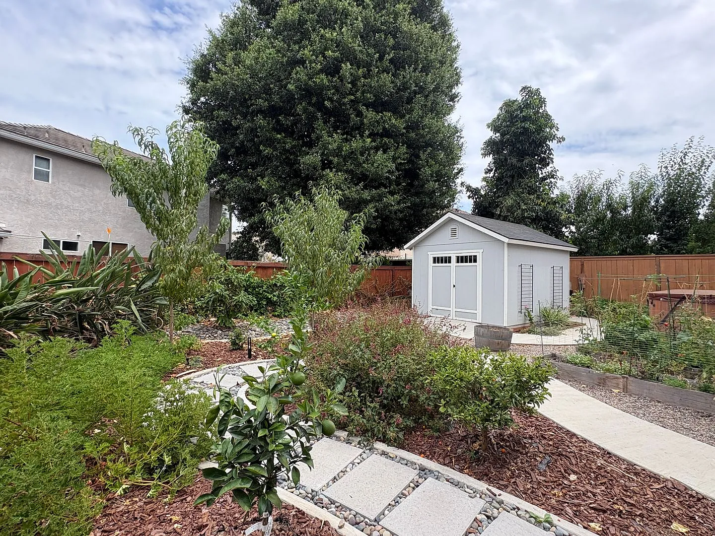 SD: 4BD/2.5BA in San Marcos w/ Private Pool, Large Yard & Solar! — Photo 2