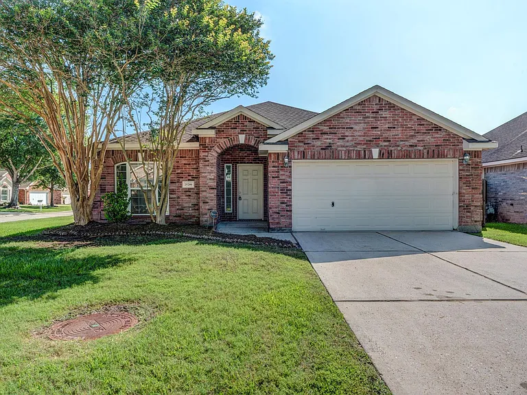 25206 Pepper Ridge Ln — Photo 1
