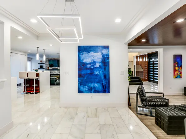 28375 Chatham Rd, Grosse Ile, MI 48138