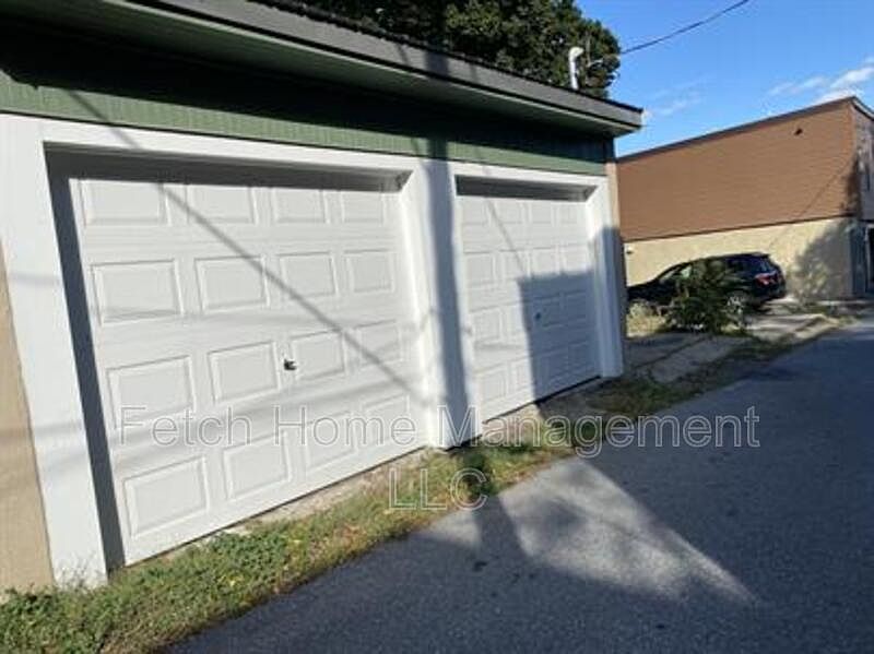 2nd image of 732 Columbia Ave #4