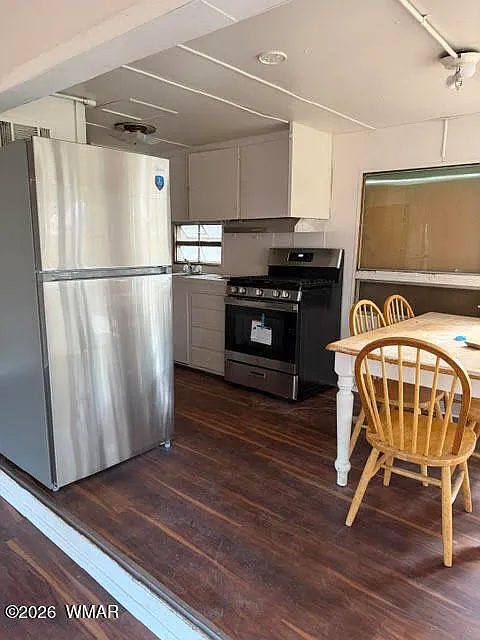 2 bed, 280 sqft, $1,200 — Photo 2