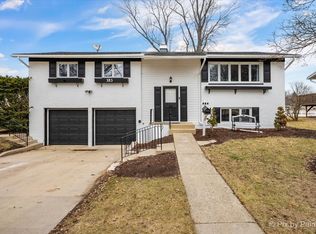 353 N Morris Dr, Palatine, IL 60074