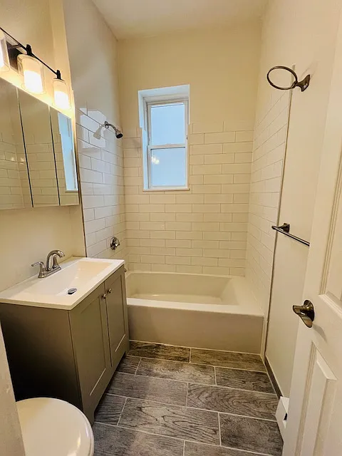 Studio, 550 sqft, $2,400 — Photo 3