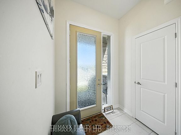 4th image of 19 Molnar Cres