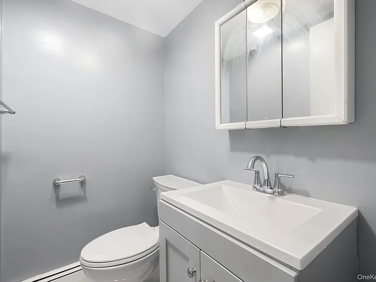 78 Roosevelt Dr — Photo 20