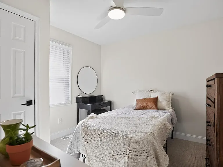 1005 Woodcliffe Ave — Photo 4