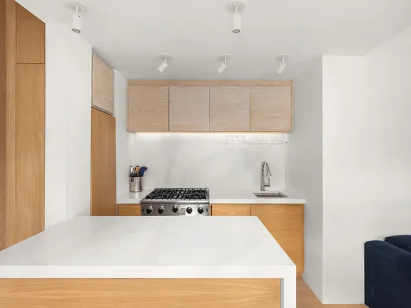 77 Bleecker Street image 4 of 8