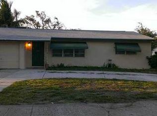 221 Evergreen Dr, Lake Park, FL 33403