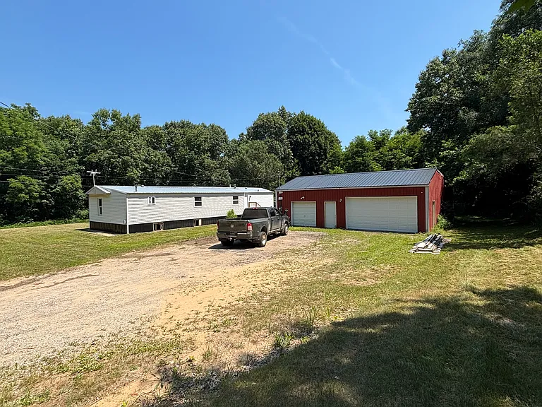430 E Jameson Ave — Photo 2