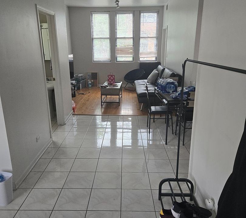 1st image of 660 W Melrose St #1A