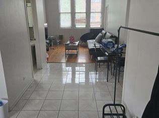 660 W Melrose St #1A, Chicago, IL 60657