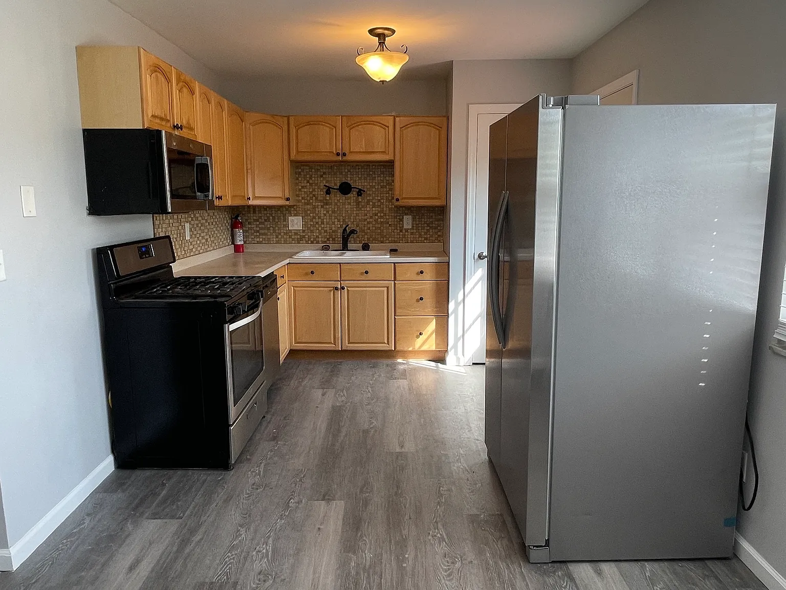 4 bed, $1,650 — Photo 4