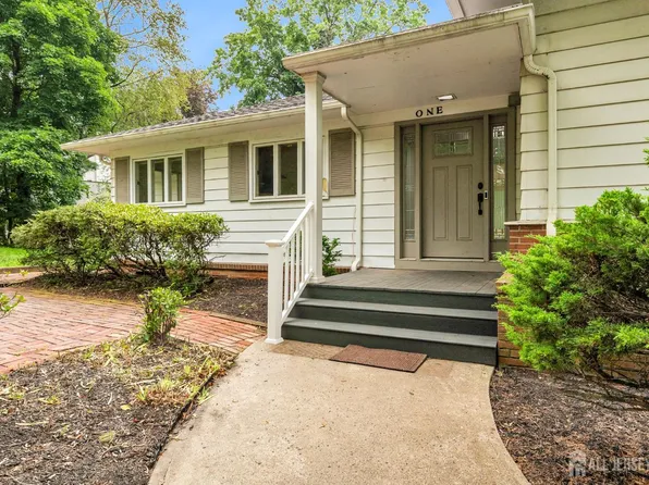 1 Wakefield Ln, Piscataway, NJ 08854