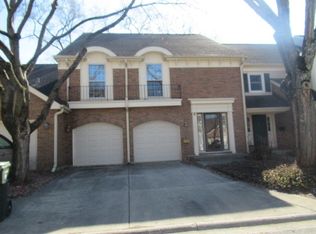 596 Windham Ln, Naperville, IL 60563