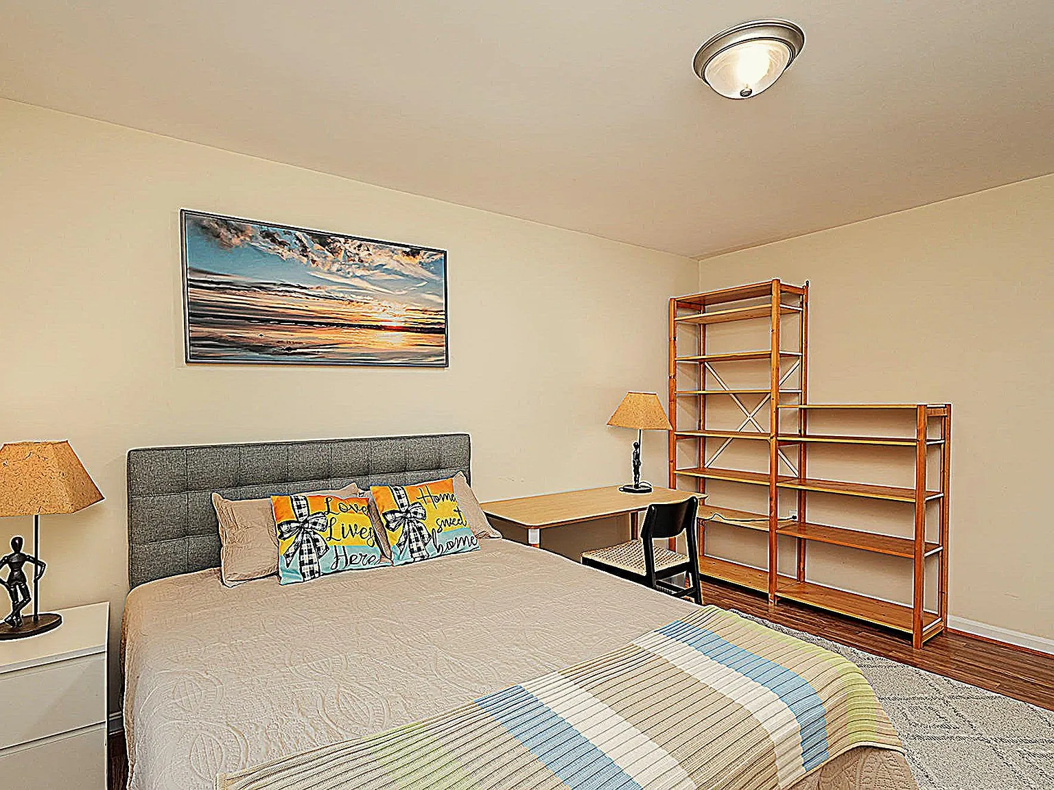 4 bed, 3.0 bath, 3006 sqft, $1,070 — Photo 1