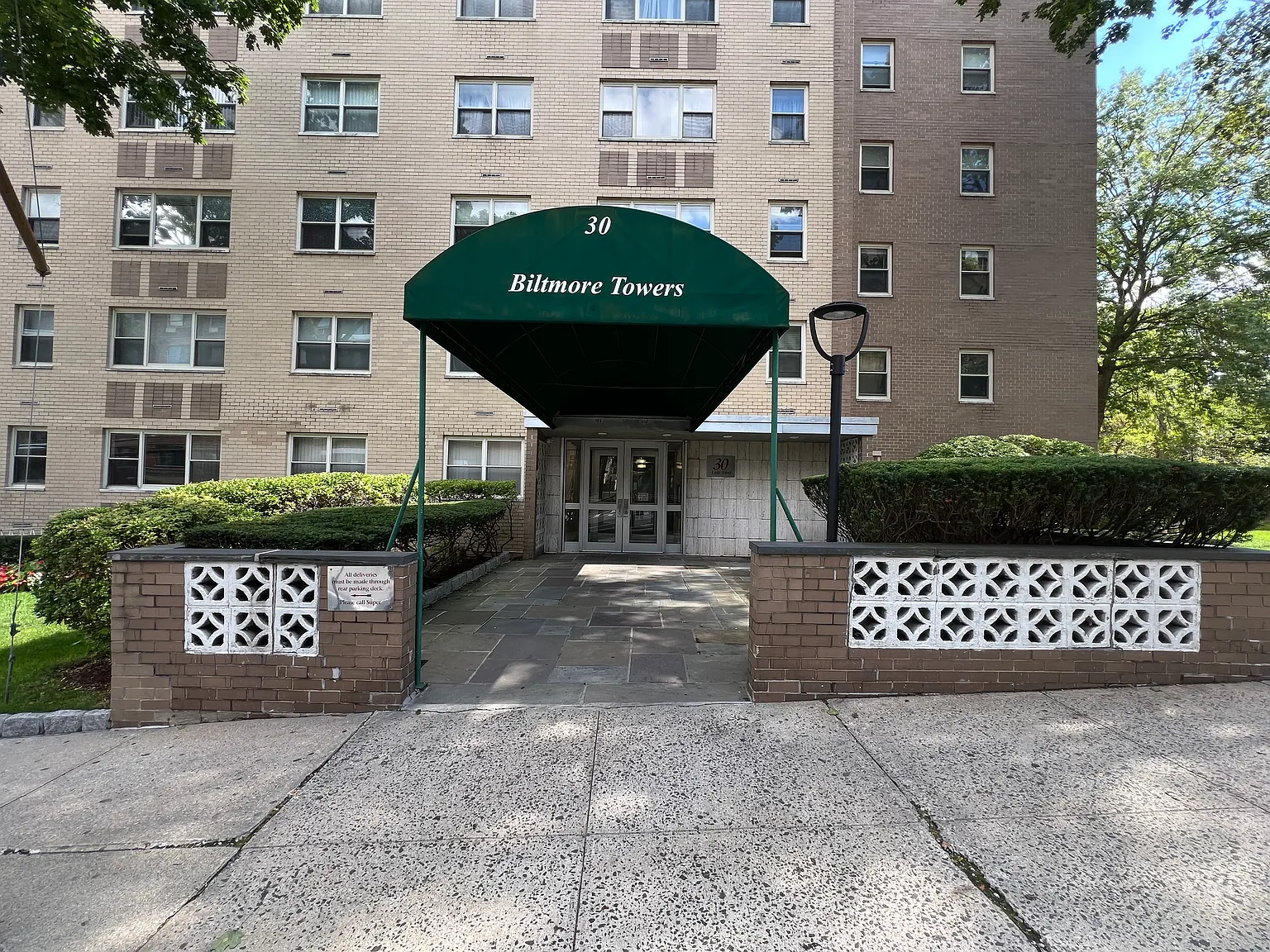 1 bed, 802 sqft, $2,600 — Photo 1