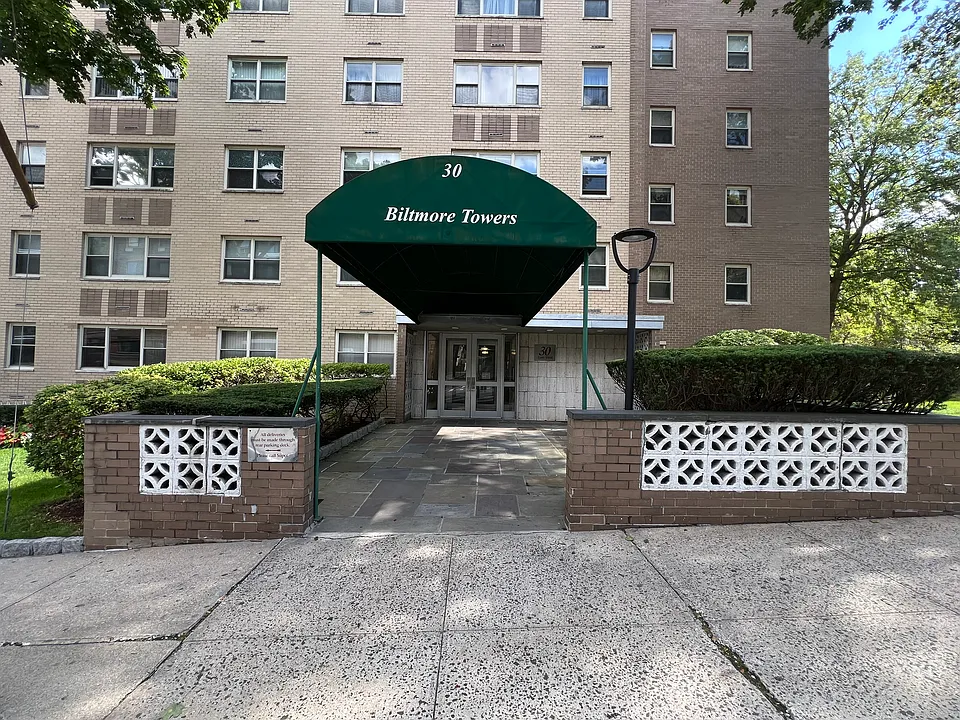 30 Lake St #8D