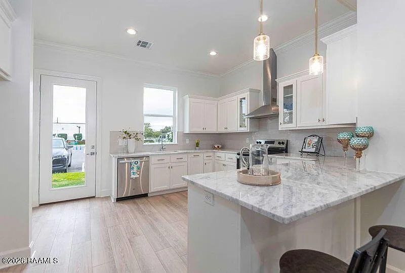2 bed, 2.5 bath, 1398 sqft, $1,950 — Photo 3