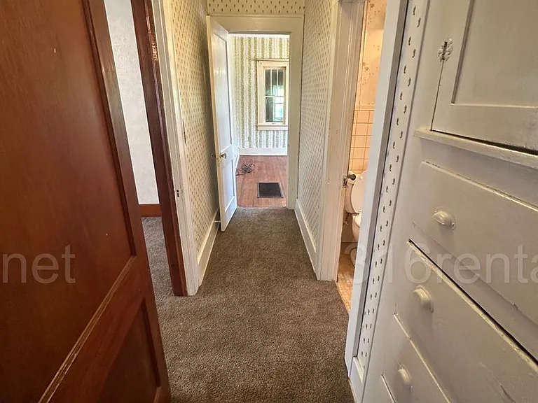 137 N Athenian Ave — Photo 10