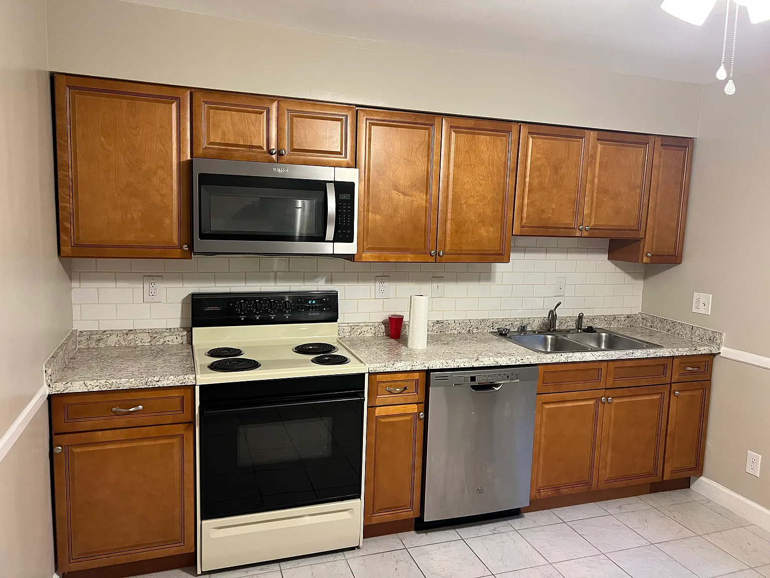 2 bed, 850 sqft, $1,075 — Photo 2