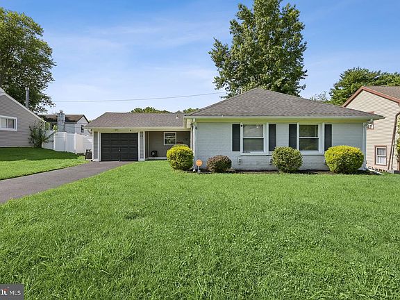 2nd image of 14 Potter Ln