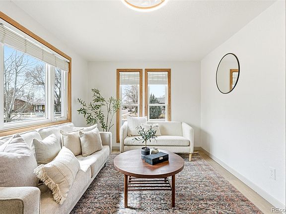 3rd image of 910 Lancaster Avenue