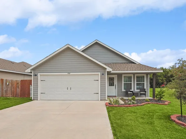 1106 Chase Ave, Cleburne, TX 76031