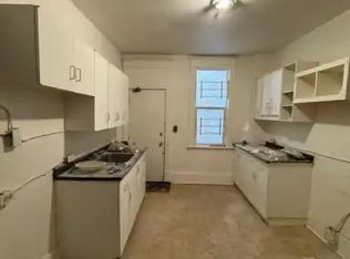 275 Balmoral St #10, Winnipeg, MB R3C 1X7