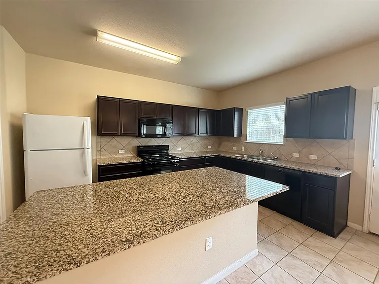 503 Libani Ln — Photo 12