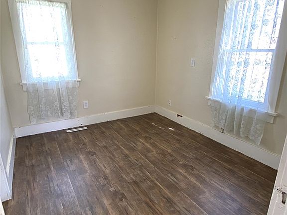 3rd image of 426 W 17th Ave