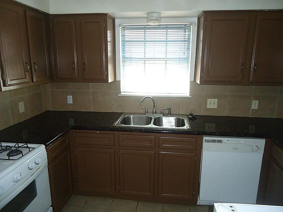 1st image of 3120 Kleimann Ave