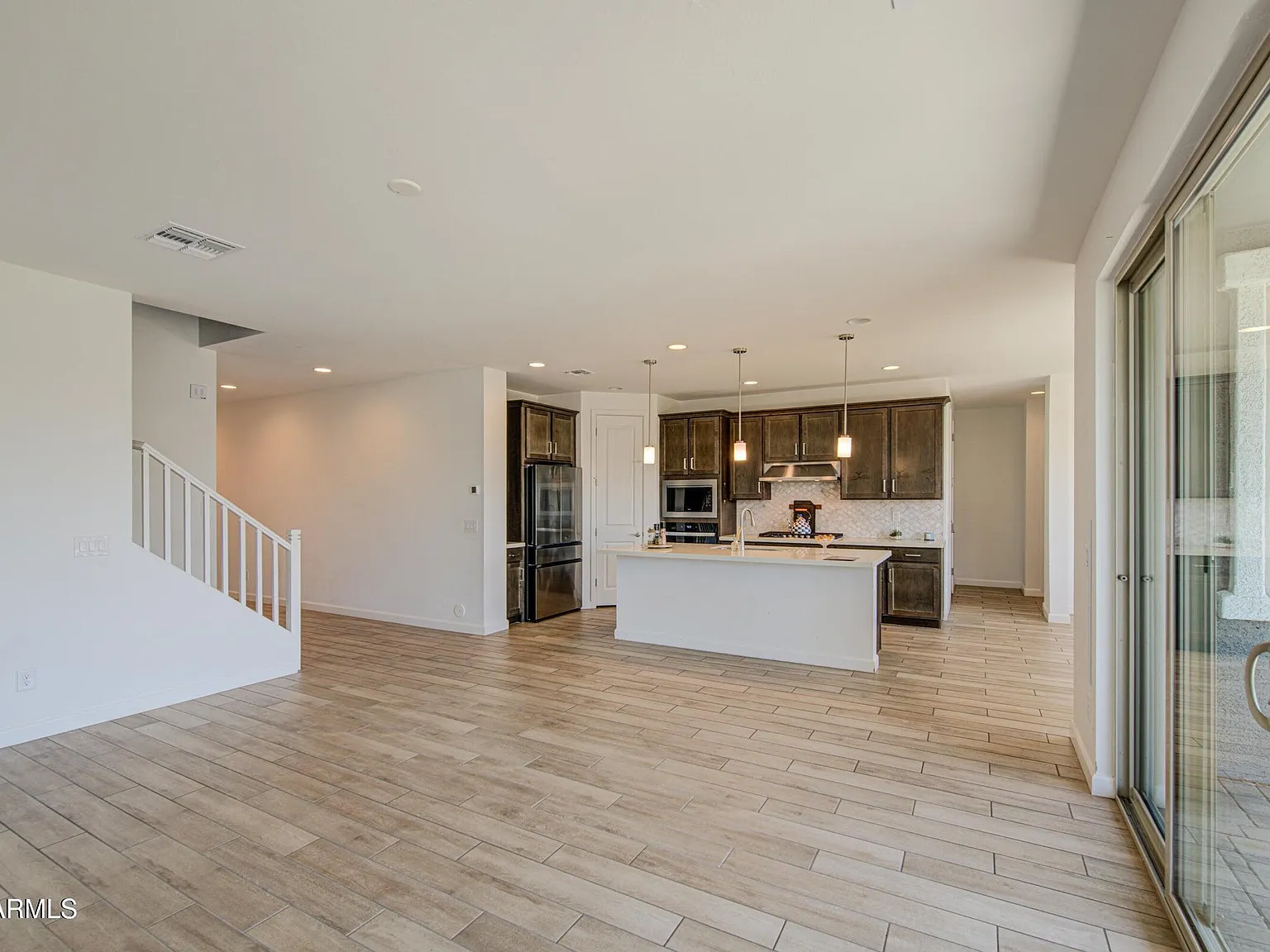 5 bed, 4.5 bath, 3063 sqft, $3,995 — Photo 2