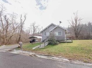 132 Varsity Rd, Masontown, PA 15461