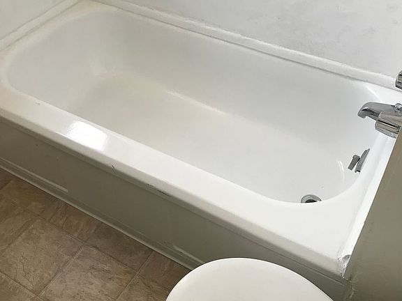 4th image of 1300 Race St APT 5