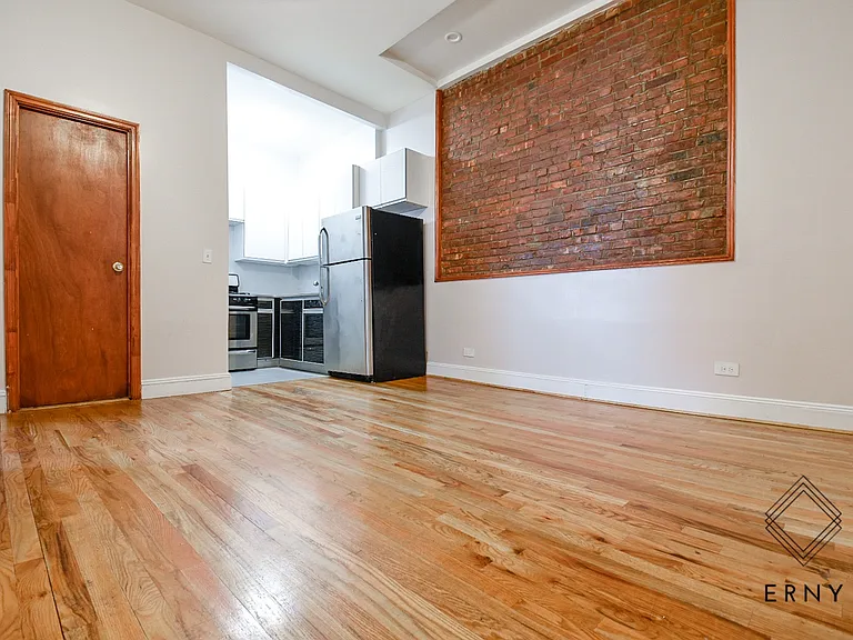 579 Myrtle Ave #1F — Photo 1
