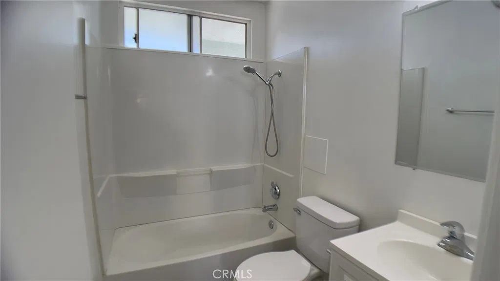 622 N Olive St — Photo 3