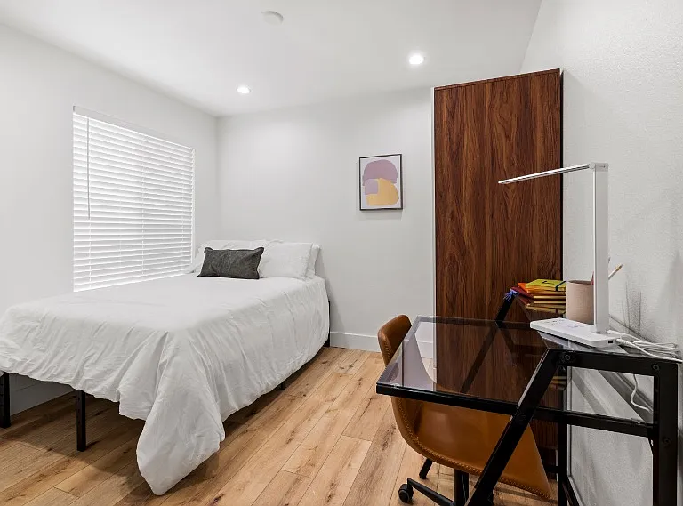 Single Bedroom Single Bedroom