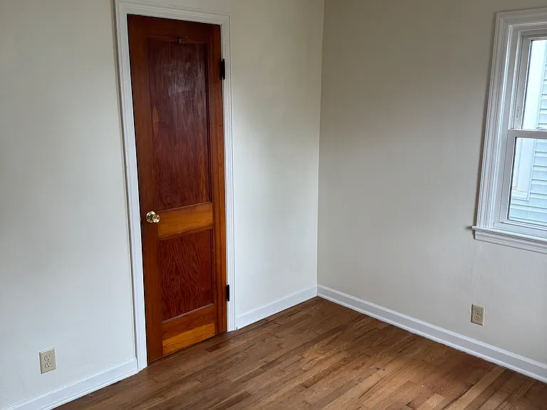 131 E Channel St — Photo 8