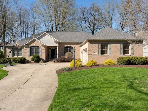 639 Magnolia Cir SE, North Canton, OH 44709