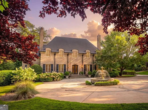 305 Forrest Lake Dr, Sandy Springs, GA 30327