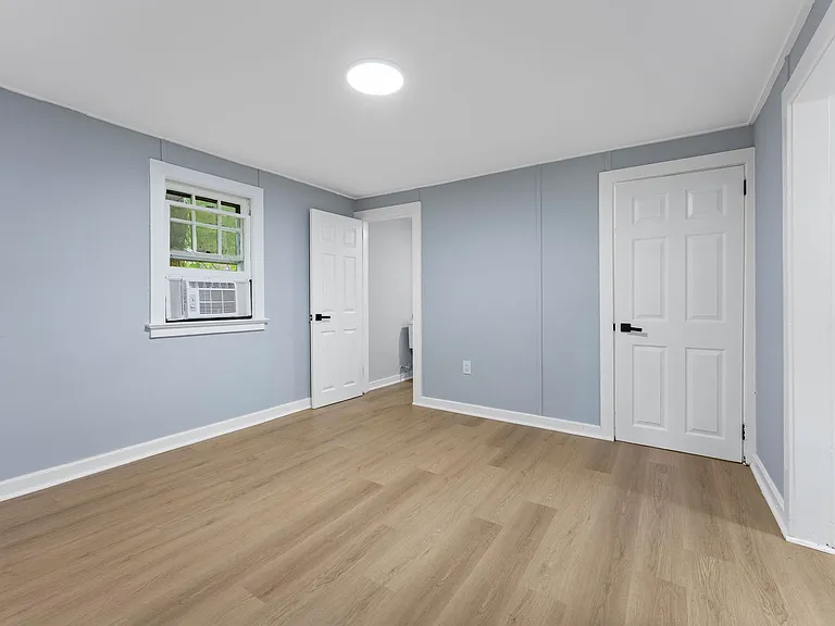 24 Begonia St — Photo 11