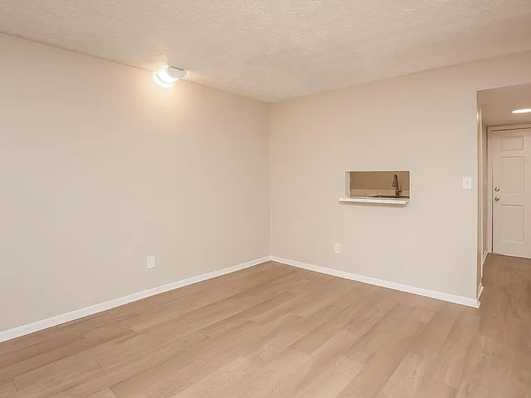 Oasis Club Apartments — Photo 47