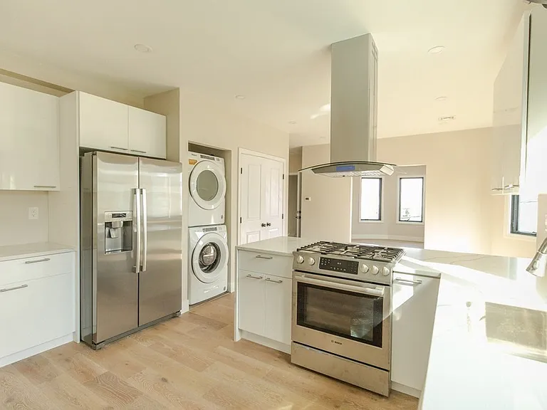 132-134 Holton St #2 — Photo 1