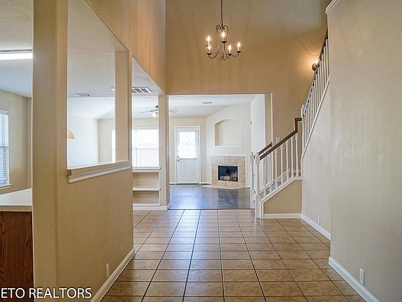5th image of 2819 Foster Hill Dr