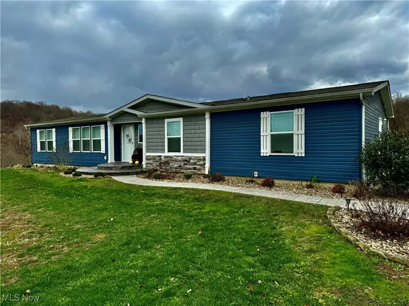 942 Henry Camp Rd, Saint Marys, WV 26170